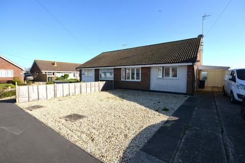 2 bed property, in Stratton Court, £280,000