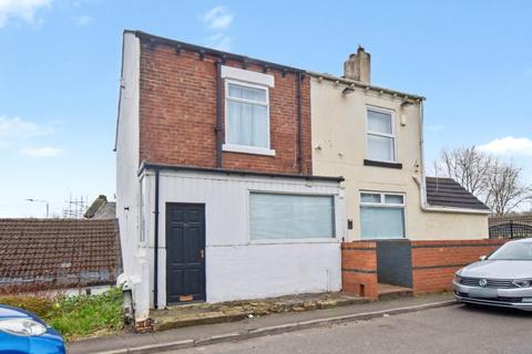 3 bed property, in Lower Wortley Road, £200,000