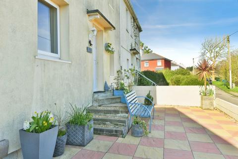 3 bed property, in River View, £280,000