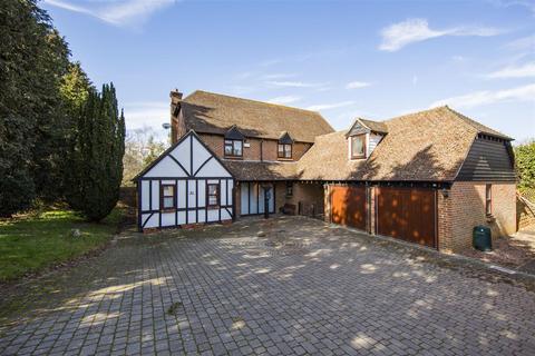 5 bed property, in Town Hill, £1,200,000