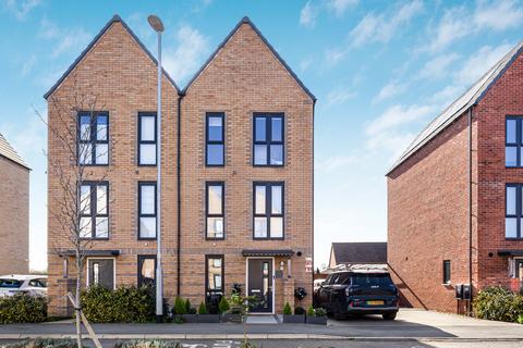 4 bed property, in Northstowe CB24, £435,000