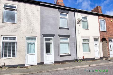2 bed property, in Market Street, £110,000