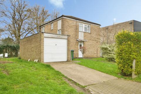 3 bed property, in Chicheley Gardens, £575,000