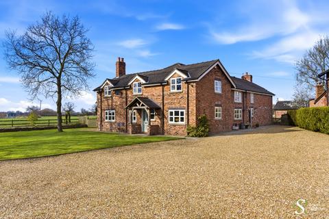 5 bed property, in Brown Hayes Farm, £1,200,000