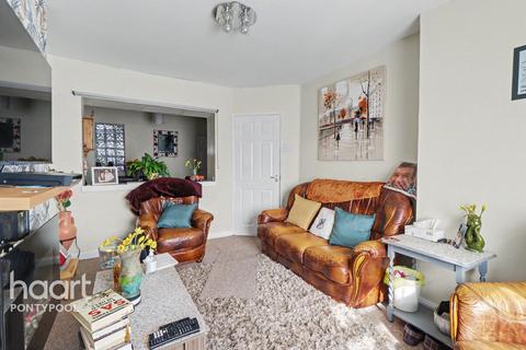 3 bed property, in Tranch Road, £240,000