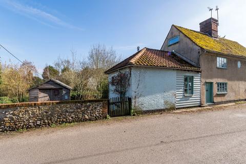 2 bed property, in 2 Church Cottages, £325,000