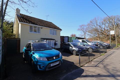 3 bed property, in New Forest Car Sales, £495,000