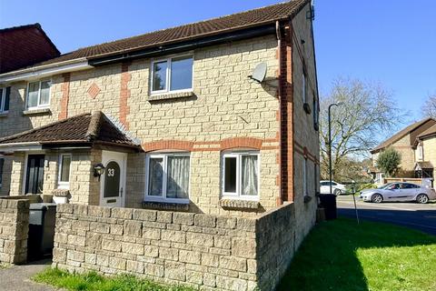 1 bed property, in Pines Close, £145,000