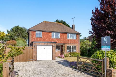 3 bed property, in Golden Avenue, £800,000