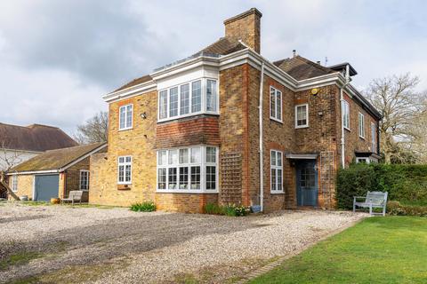 4 bed property, in The Ridgeway, £1,350,000