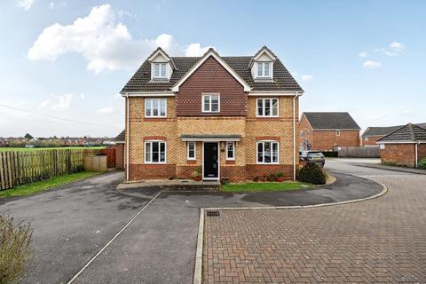 6 bed property, in Newbury, £700,000