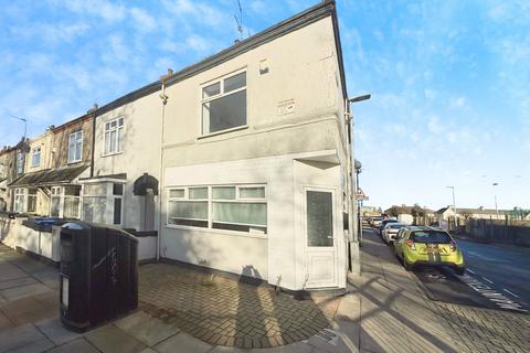 5 bed property, in Corporation Road, £75,000