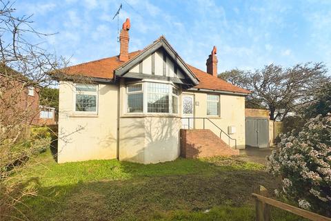 2 bed property, in Bexhill Road, £260,000