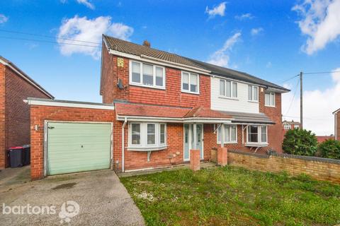 3 bed property, in Manor House Road, £230,000