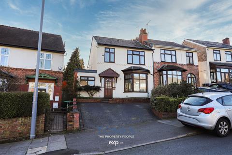 3 bed property, in Thimblemill Road, £340,000