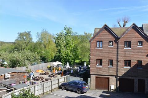 1 bed property, in Riverside Place, £159,950