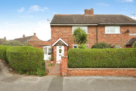 2 bed property, in Primrose Circle, £125,000