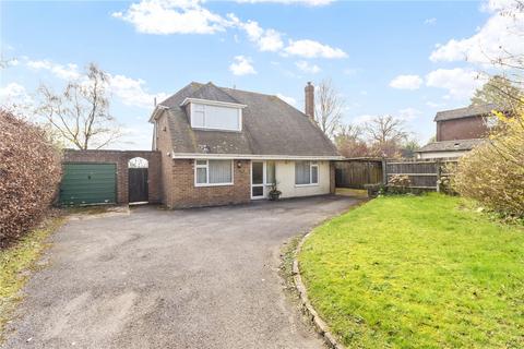 3 bed property, in Main Road, £495,000
