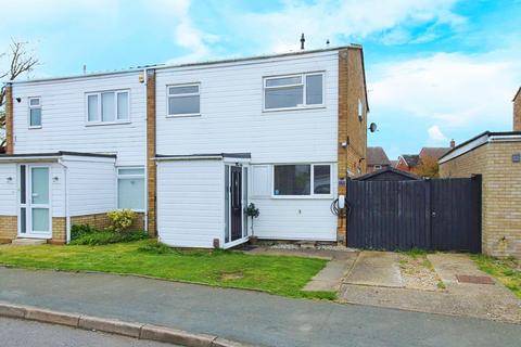 3 bed property, in Gordon Road, £325,000