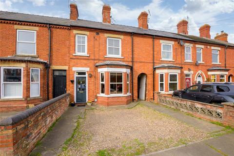 4 bed property, in Grantham Road, £230,000