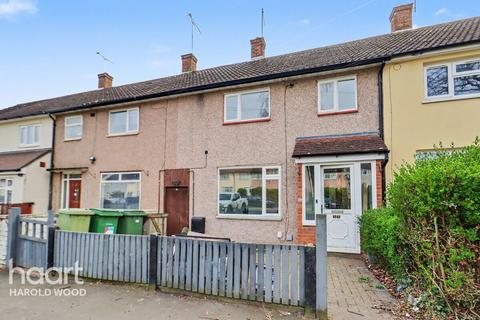 3 bed property, in Colne Drive, £325,000