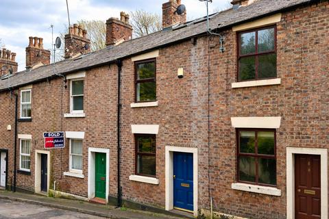 3 bed property, in Hollinwood Road, £295,000