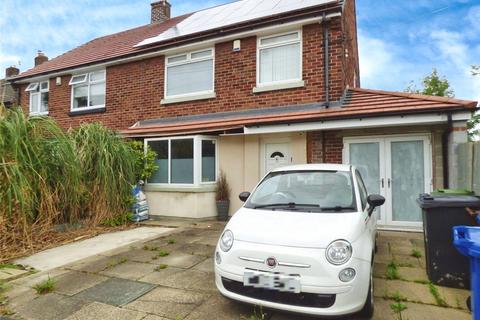 3 bed property, in Edgeworth Avenue, £170,000