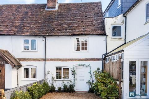2 bed property, in Church Hill, £350,000