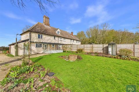 3 bed property, in Bury Road, £375,000