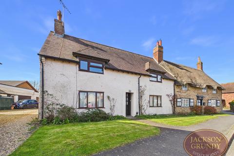 3 bed property, in Main Road, £350,000