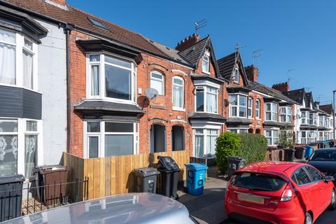 6 bed property, in May Street, £175,000