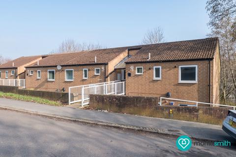 1 bed property, in Sherde Road, £110,000