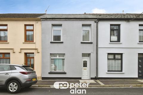 3 bed property, in Ernest Street, £179,000