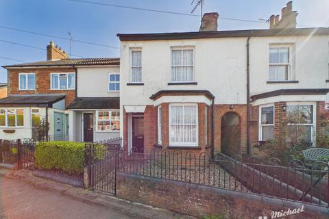 3 bed property, in Stewkley Road, £325,000