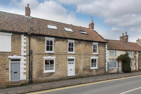 5 bed property, in Maltongate, £675,000