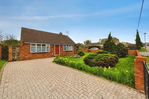 2 bed property, in Linkway, £300,000