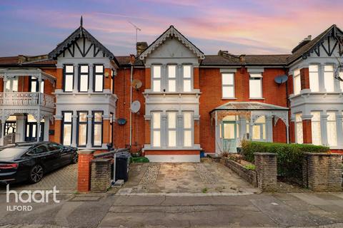 4 bed property, in Ranelagh Gardens, £700,000