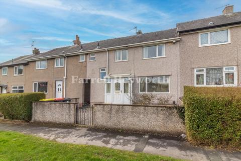 3 bed property, in Highfield Road, £195,000