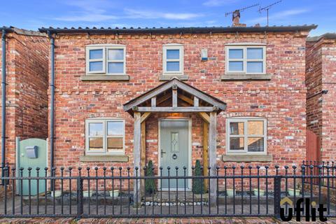 3 bed property, in Sunderland Farm Close, £340,000
