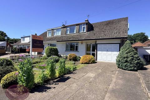 3 bed property, in Nightingale Close, £230,000