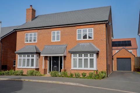 5 bed property, in Bloxham Way, £750,000