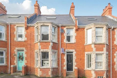 4 bed property, in Osborne Road, £399,000