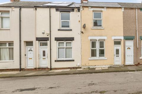 2 bed property, in Rydal Street, £48,000