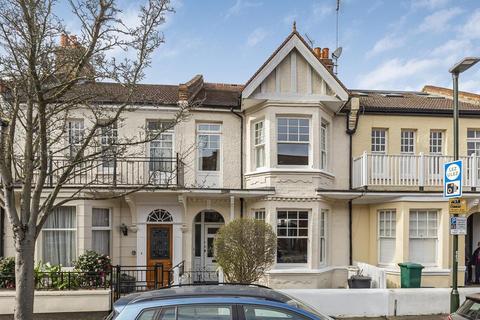 4 bed property, in Thornton Road, £1,275,000