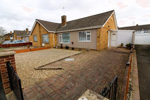 2 bed property, in 53 Warwick Avenue, £230,000