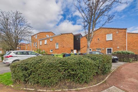 2 bed property, in Eddleston, £70,000