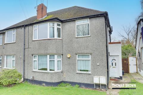 2 bed property, in Oakdene Road, £275,000