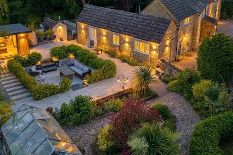 5 bed property, in Weldon, £1,000,000