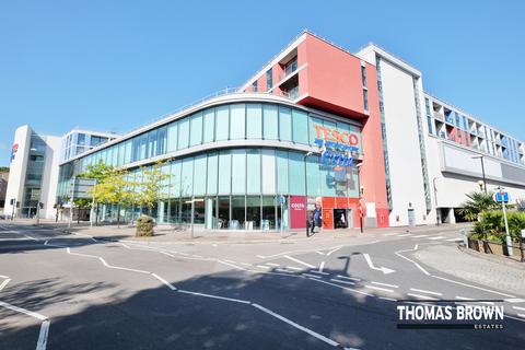 2 bed property, in Abor House, £318,500