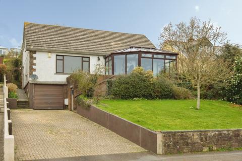 4 bed property, in Crabtree Lane, £400,000